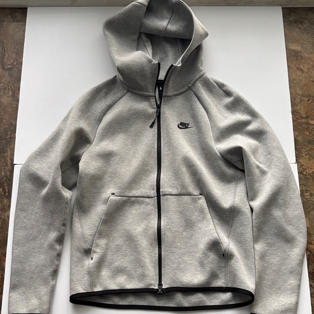 Nike Men's Light Gray Performance Jacket